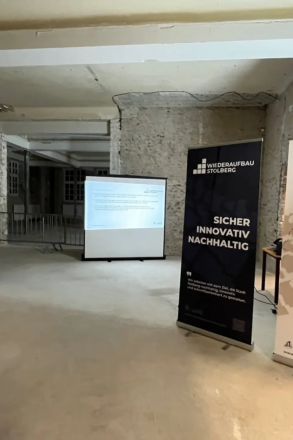 Infostand der städtischen Wiederaufbaugesellschaft i Kulturzentrum