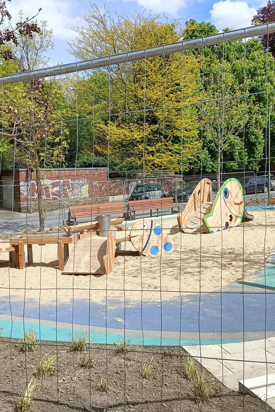 Bastinsweiher Spielplatz mit Zaun